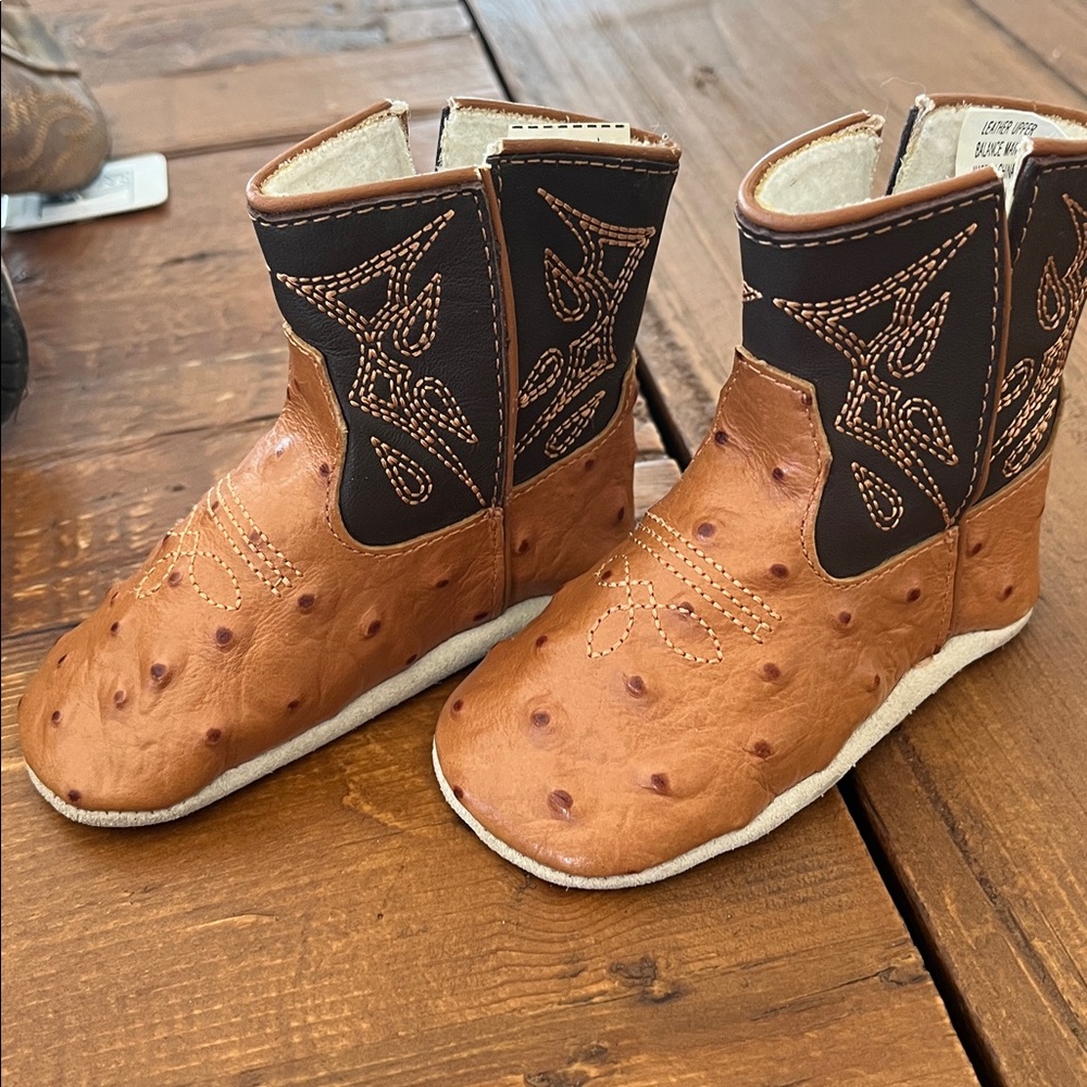 Baby cowboy boots and athletic shoes size 3 except the ropers 0-6 mo - Picture 6 of 7